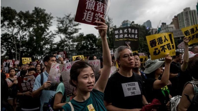 Hong Kong'da protestolar - Twitter ve Facebook, Çin'i 'dezenformasyon kampanyası yürütmekle' suçladı