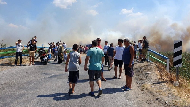 İzmir'in ardından Balıkesir ve Muğla da alev alev yanıyor