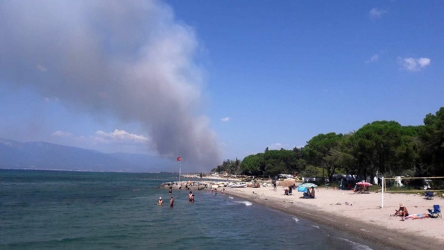İzmir'in ardından Balıkesir ve Muğla da alev alev yanıyor