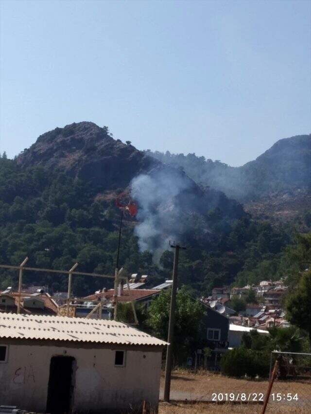 İzmir'in ardından Balıkesir ve Muğla da alev alev yanıyor İzmir'in ardından Balıkesir ve Muğla da alev alev yanıyor
