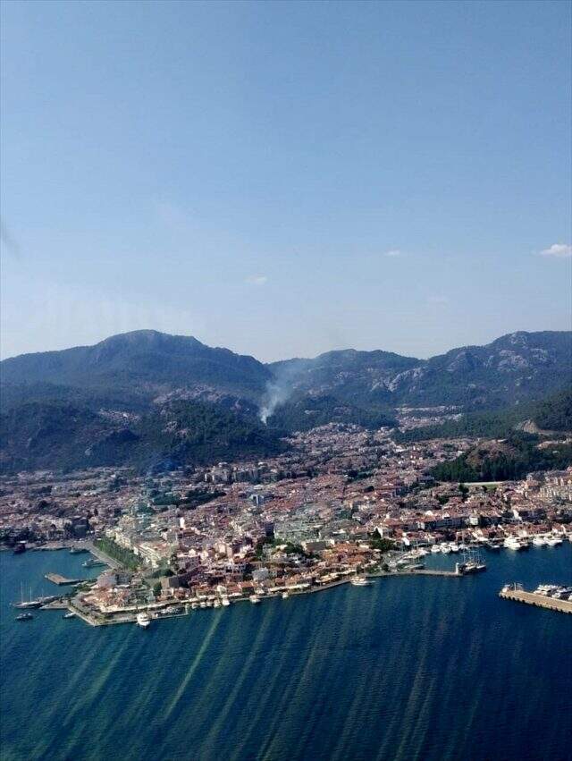 İzmir'in ardından Balıkesir ve Muğla da alev alev yanıyor İzmir'in ardından Balıkesir ve Muğla da alev alev yanıyor