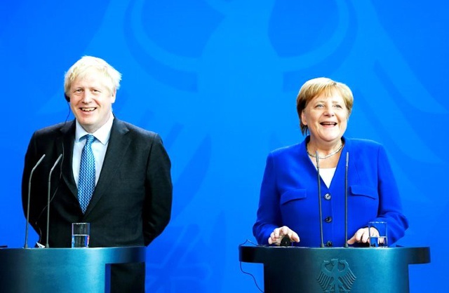 Macron'dan Boris Johnson'a Brexit mesajı: Müzakereler sürebilir ama İrlanda sınırıyla ilgili...