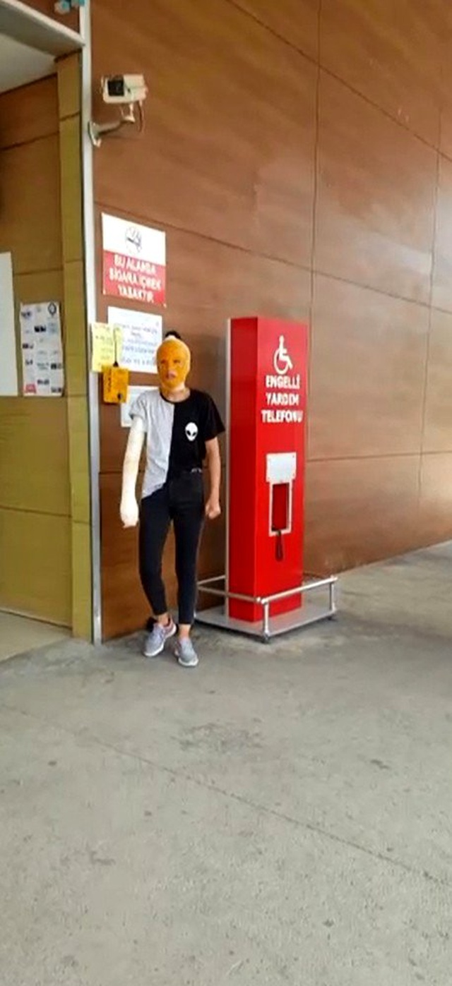 <a class='keyword-sd' href='/misir/' title='Mısır'>Mısır</a> arabasının tüpünü yakmaya çalışan kız, yanarak feci şekilde yaralandı