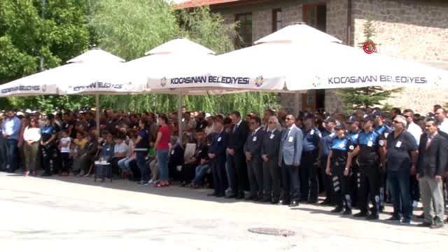 Polis memurunun cenaze töreninde duygulandıran feryat: Baba bizi bırakma