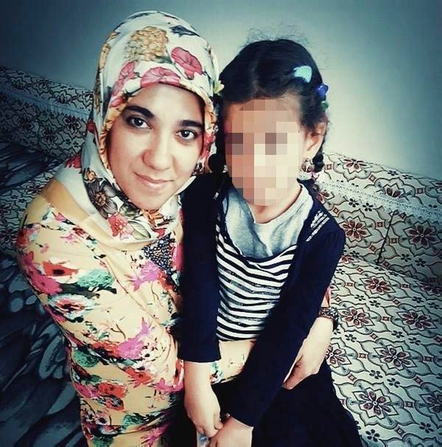 Çocuklarının gözleri önünde eşini bıçaklayan baba: Yardım isteme, anneniz ölüyor