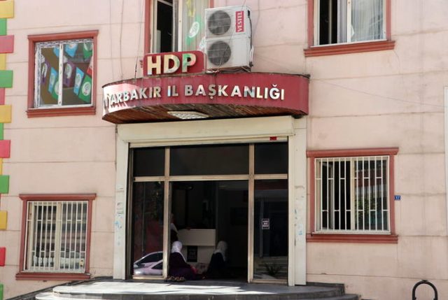 HDP'lilerce dağa kaçırıldığı iddia edilen genç bulundu, eylem sona erdi