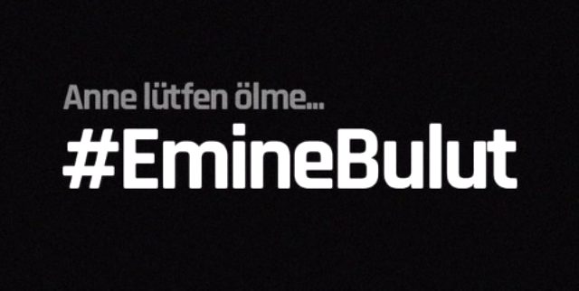 Şarkıcı Derya Uluğ, konserinde eski eşi tarafından öldürülen Emine Bulut için pankart açtı