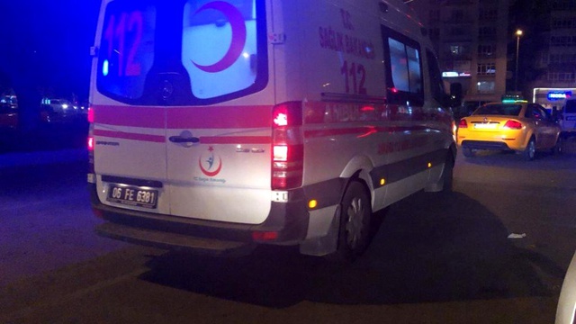 Sokak ortasında tartıştığı kişiyi defalarca bıçakladı
