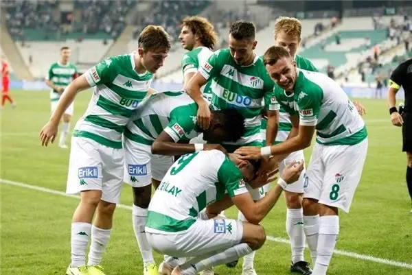 Bursaspor'un yüzü gençleriyle gülüyor