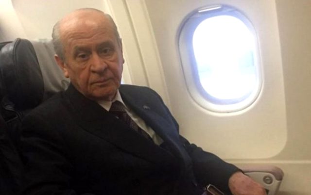 Uçak korkusu bulunan MHP lideri Bahçeli, yıllar sonra yeniden uçağa bindi