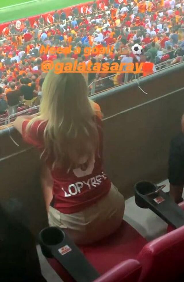 Victoria Lopyreva, Galatasaray-Konyaspor mücadelesini TT Stadı'nda izledi!