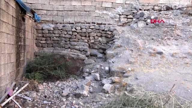 İbrahim Tatlıses doğduğu mağarayı görünce duygusal anlar yaşadı