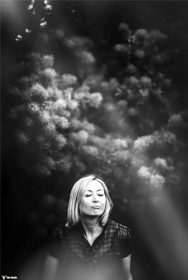 Orgazmın Doruk Noktasına Ulaşmış Kadınların Surat İfadelerini Çeken Fotoğrafçı