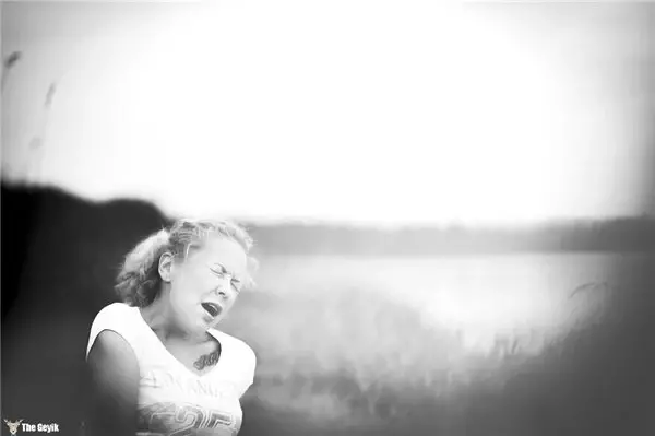 Orgazmın Doruk Noktasına Ulaşmış Kadınların Surat İfadelerini Çeken Fotoğrafçı