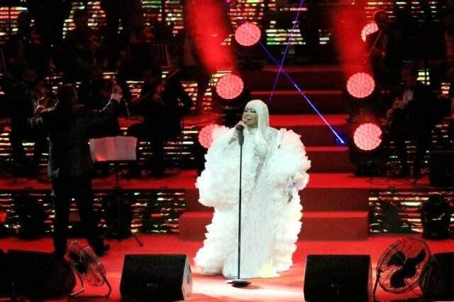 Bülent Ersoy, konserine gelen nişanlı adama göz koydu