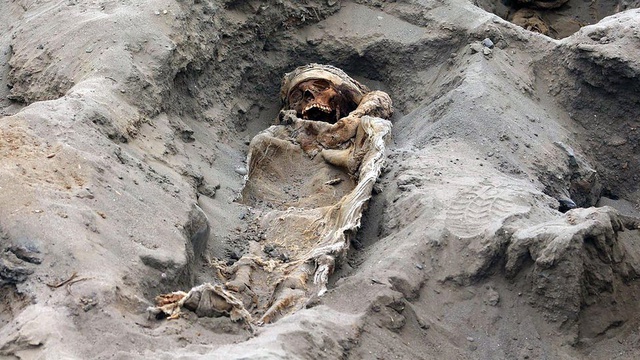 Peru'da kurban edilen çocuklara ait 500 yıllık en büyük toplu mezar bulundu