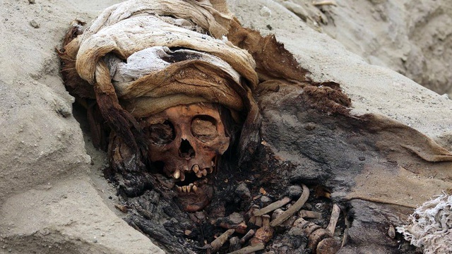 Peru'da kurban edilen çocuklara ait 500 yıllık en büyük toplu mezar bulundu