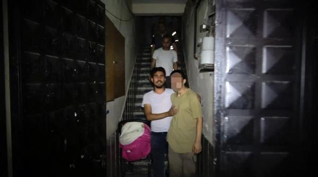 İntihar etmek isteyen genci, sosyal medyada canlı yayınlamak için birbirleriyle yarıştılar!