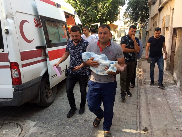 17 yaşındaki annenin 3 aylık bebeği öldü