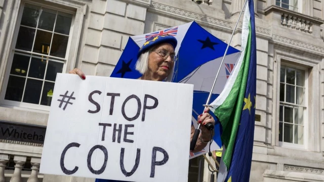 İngiltere'de hükümetin parlamentoyu askıya alma kararı protesto edildi: 'Darbeyi durdurun'