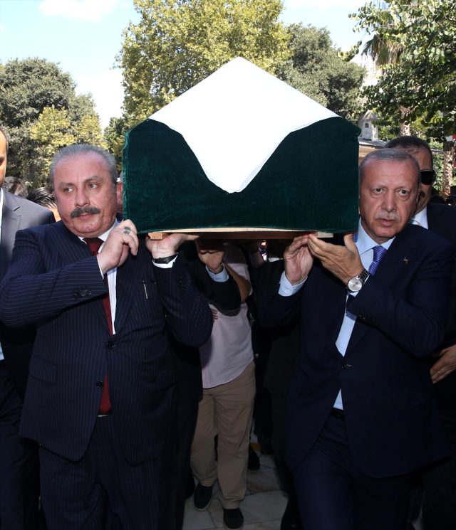 Şule Yüksel Şenler'in son yolculuğunda Erdoğan'dan duygulandıran sözler: Dikenler arasında bir güldü