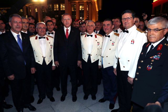 30 Ağustos Zafer Bayramı resepsiyonunda bir araya gelen Erdoğan ve Akşener'den samimi anlar