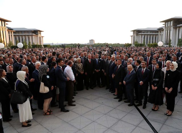30 Ağustos Zafer Bayramı resepsiyonunda bir araya gelen Erdoğan ve Akşener'den samimi anlar