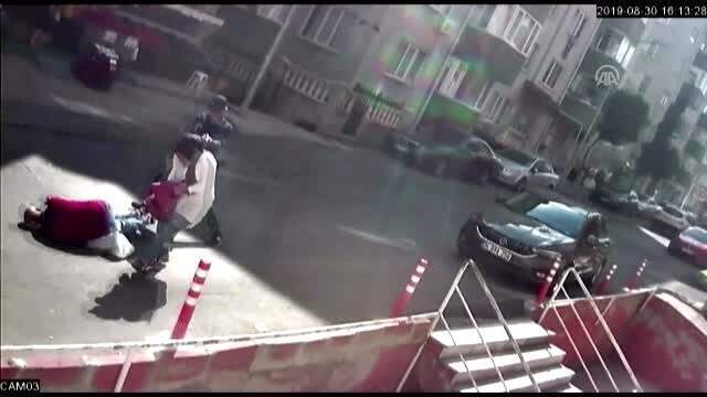 Çifte sokak ortasında kurşun yağdırdı: 1 ölü Çifte sokak ortasında silahlı saldırı: 1 ölü, 1 yaralı