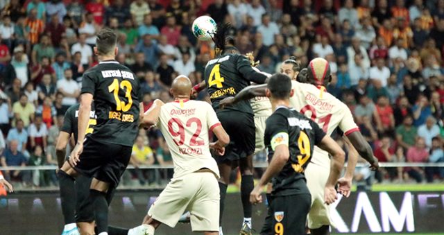 Galatasaray, deplasmanda Kayserispor'u 3-2 mağlup etti