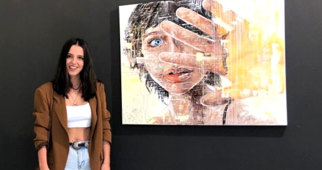 Ressam Demirci, kadın çizimleriyle dikkatleri üzerine topluyor