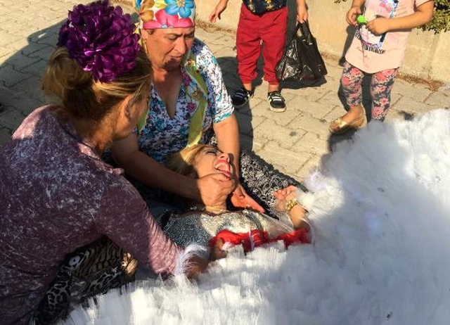 Damat düğün günü tutuklandı, genç kız gelinliğiyle gittiği adliyede fenalık geçirdi