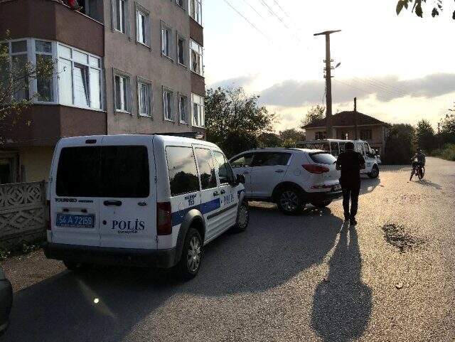 Babasını keserle öldüren katil oğul, polislere kapıyı kendi açtı Babasını keserle öldüren katil oğul, polislere kapıyı kendi açtı
