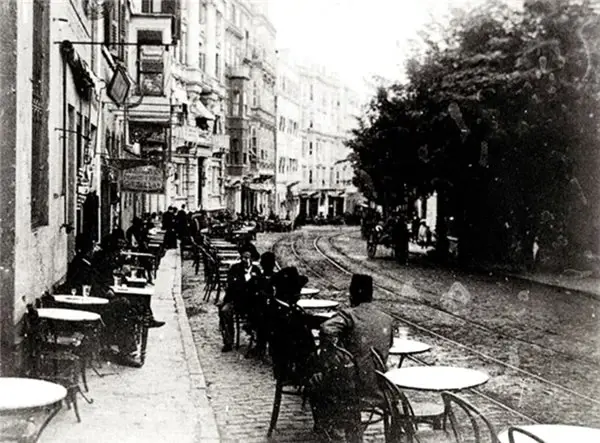 Beyoğlu,Osmanlı kültürünün son harikasıydı. ve bitti!