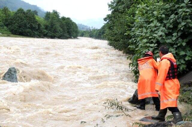 Rize'de yaylaya çıkmak isteyen 6 kişiden haber yok! Arama çalışmaları devam ediyor Rize'de yaylaya çıkmak isteyen 6 kişiden haber yok! Arama çalışmaları devam ediyor