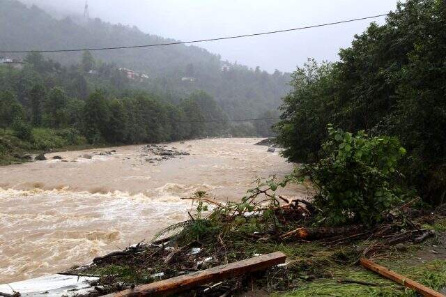 Rize'de yaylaya çıkmak isteyen 6 kişiden haber yok! Arama çalışmaları devam ediyor Rize'de yaylaya çıkmak isteyen 6 kişiden haber yok! Arama çalışmaları devam ediyor