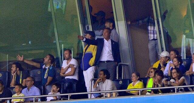 Fenerbahçe Başkanı Ali Koç beraberliğe üzüldü Fenerbahçe Başkanı Ali Koç beraberliğe üzüldü