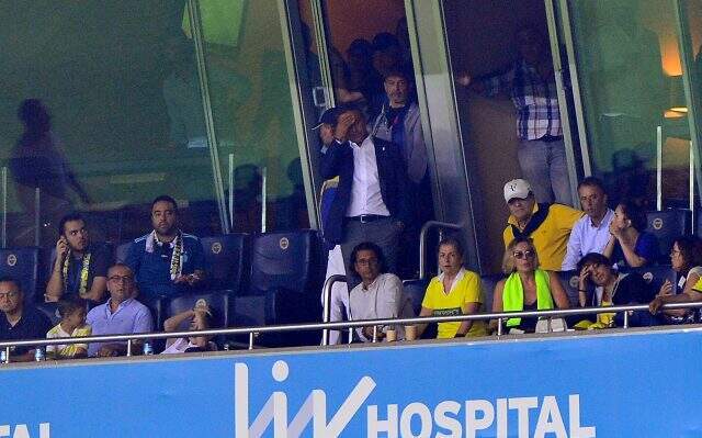 Fenerbahçe Başkanı Ali Koç beraberliğe üzüldü Fenerbahçe Başkanı Ali Koç beraberliğe üzüldü
