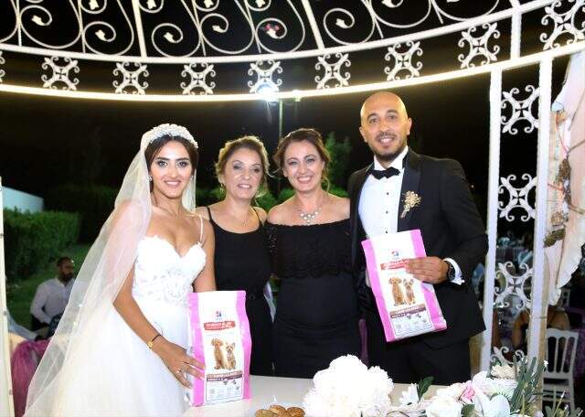 Geline altın yerine mama taktılar