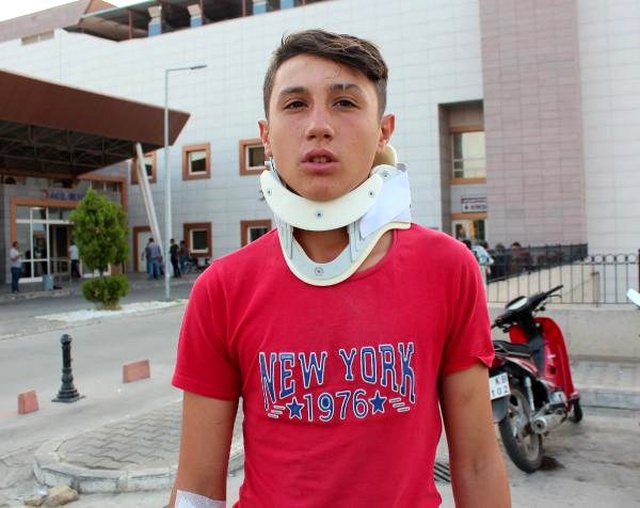Manisa'da üzüm işçilerini taşıyan midibüs devrildi! 17 yaralı var