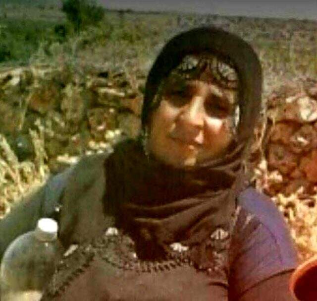 Eşini seccade üzerinde öldüresiye deven koca, tutuklandı Eşini seccade üzerinde öldüresiye döven koca, tutuklandı