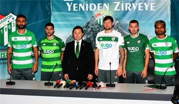 Bursaspor 5 yeni transfer için imza töreni düzenledi