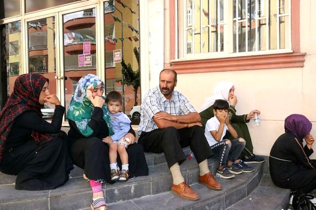 HDP'ye tepki gösteren annelere destek vermemekle suçlanan Gökhan Özoğuz eleştirilere cevap verdi