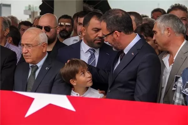 Milli Güreşçi Tevfik Kış son yolculuğuna uğurlandı