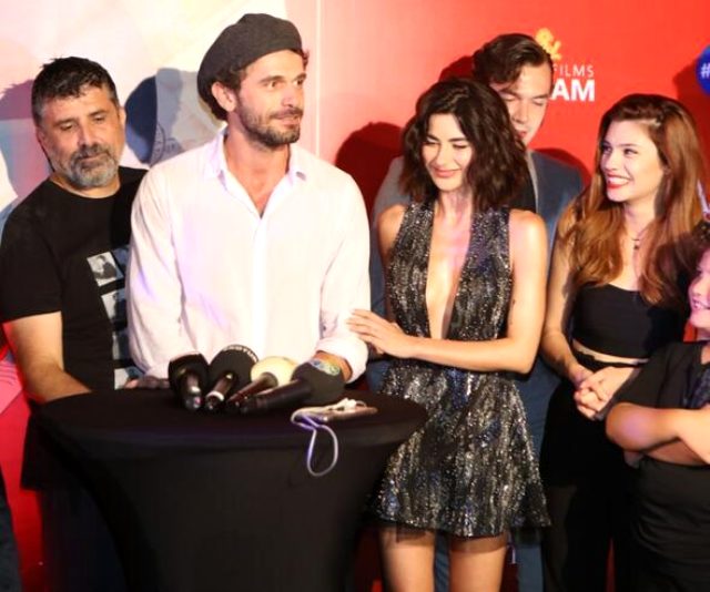 Zuhal Olcay, Nesrin Cavadzade Aşk Tesadüfleri Sever filminin partisine geç kalınca mekanı terk etti