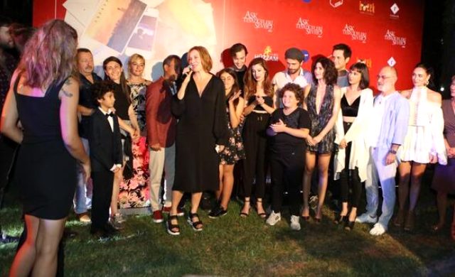 Zuhal Olcay, Nesrin Cavadzade Aşk Tesadüfleri Sever filminin partisine geç kalınca mekanı terk etti