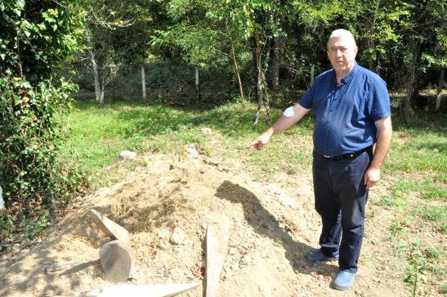 40 gün önce ölen vatandaşın mezarının baş kısmı, iki kez kazıldı