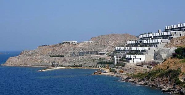 Bodrum'da inşaatı durdurulan projenin kaçak bölümleri, Bakanlık ekiplerince yıkılacak