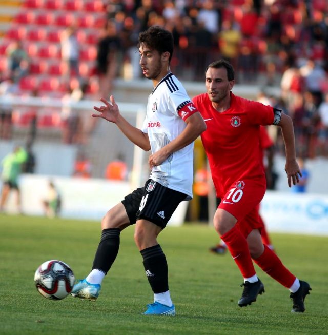 Beşiktaş hazırlık maçında Ümraniyespor'u 3-1 yendi