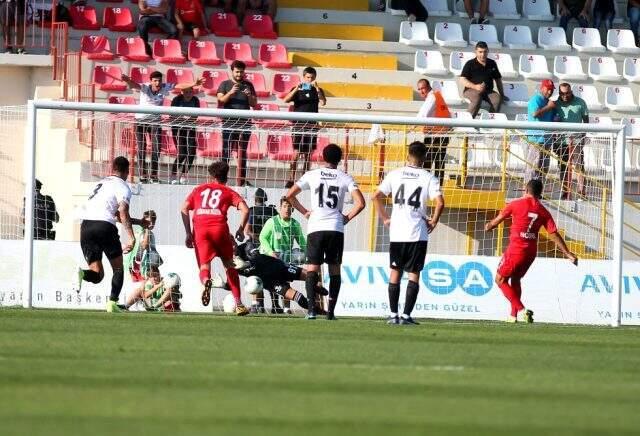 Beşiktaş hazırlık maçında Ümraniyespor'u 3-1 yendi