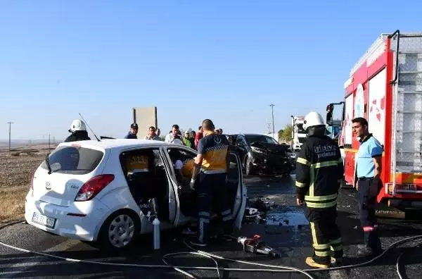 Otomobil ile cip kafa kafaya çarpıştı: 1 kişi öldü, 3 kişi yaralandı